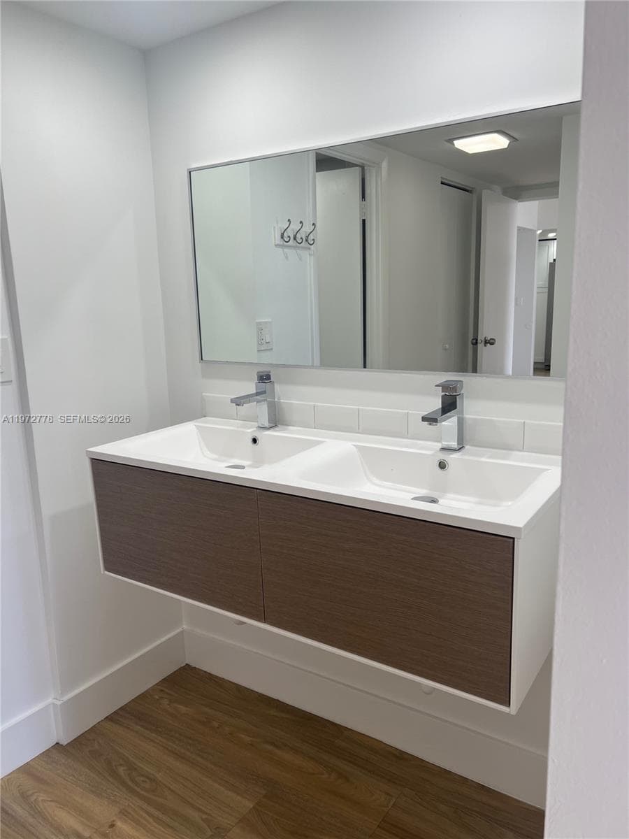 Coronado Condo- Tower Ii, Aventura, FL — 9