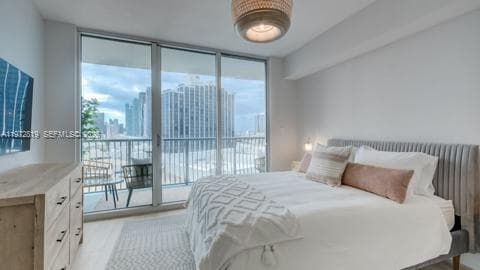 1750 N Bayshore Dr # 1712, Miami FL 33132 — 17