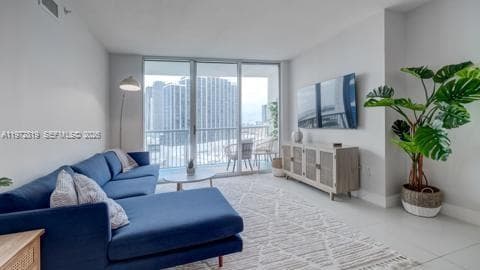 1750 N Bayshore Dr # 1712, Miami FL 33132 — 12