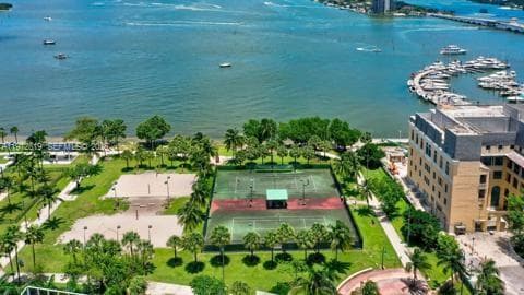 1750 N Bayshore Dr # 1712, Miami FL 33132 — 30