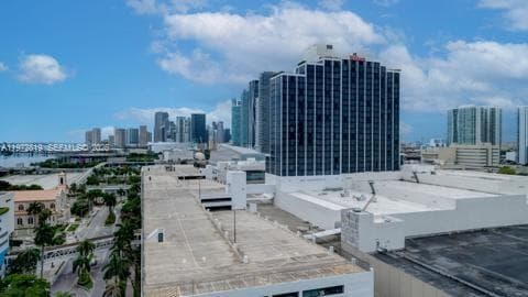 1750 N Bayshore Dr # 1712, Miami FL 33132 — 19