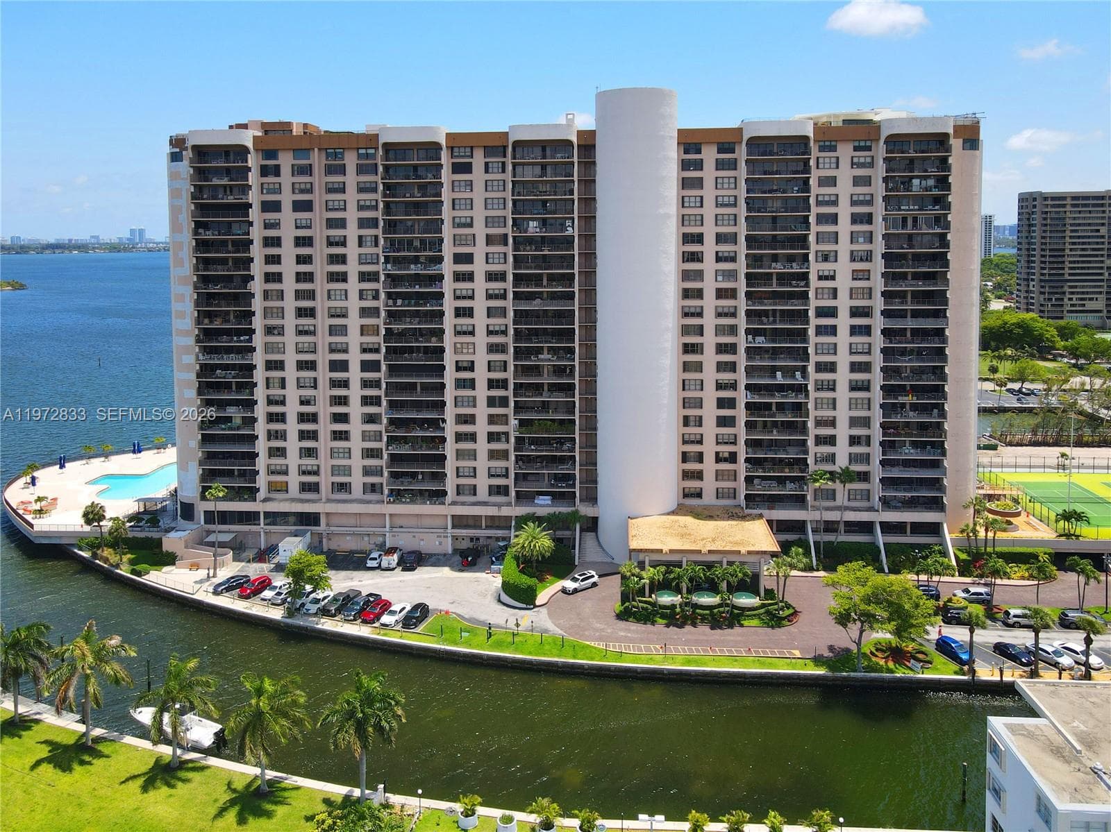 1800 NE 114th St # 711, Miami FL 33181 — 1
