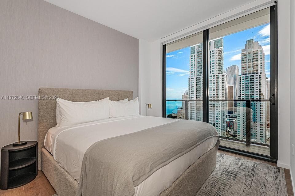 398 NE 5th St # 2418, Miami FL 33132 — 22