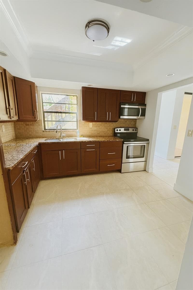 800 NE 199th St # 105D, Miami FL 33179 — 3