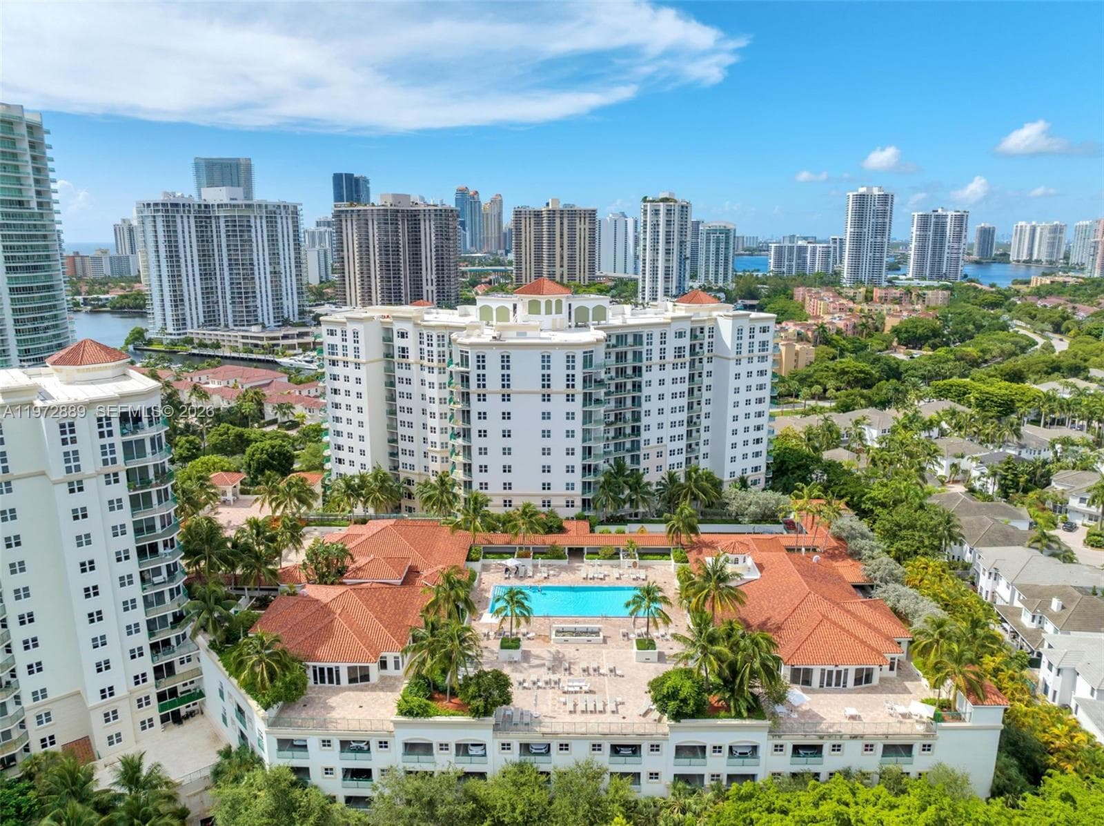 20000 E Country Club Dr # 714, Aventura FL 33180 — 2