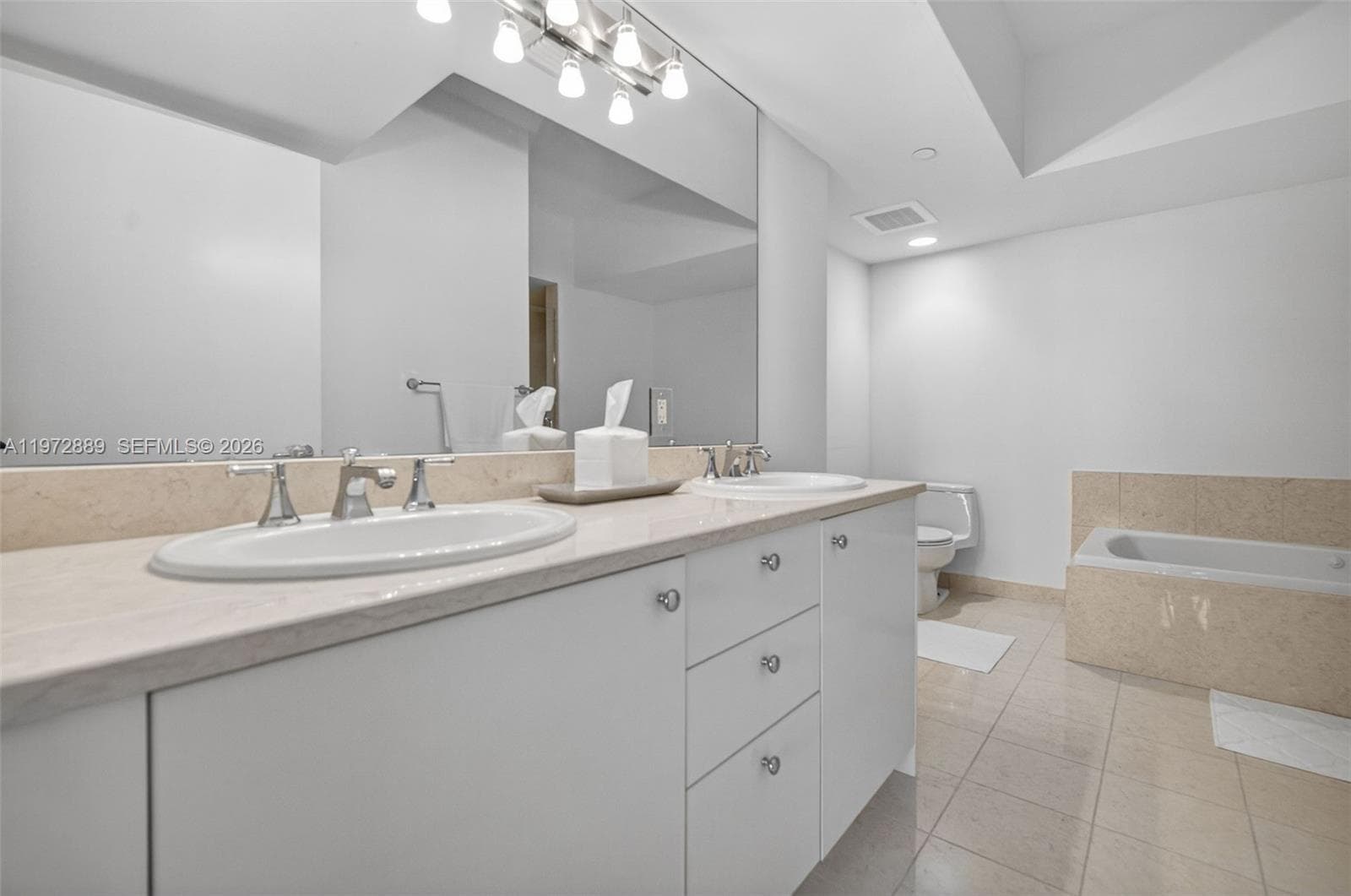 20000 E Country Club Dr # 714, Aventura FL 33180 — 17