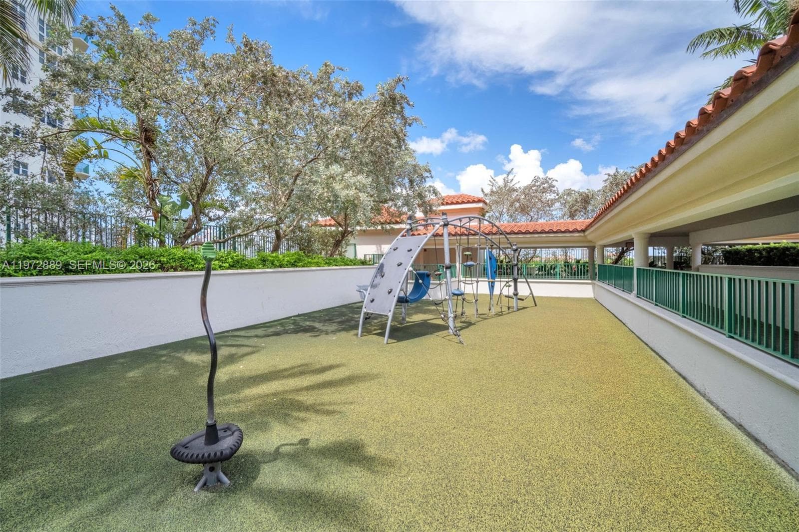20000 E Country Club Dr # 714, Aventura FL 33180 — 36