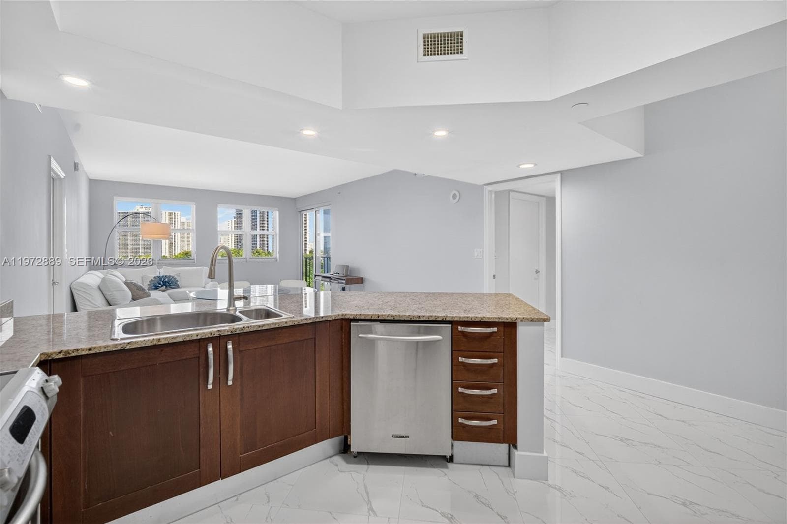 20000 E Country Club Dr # 714, Aventura FL 33180 — 11