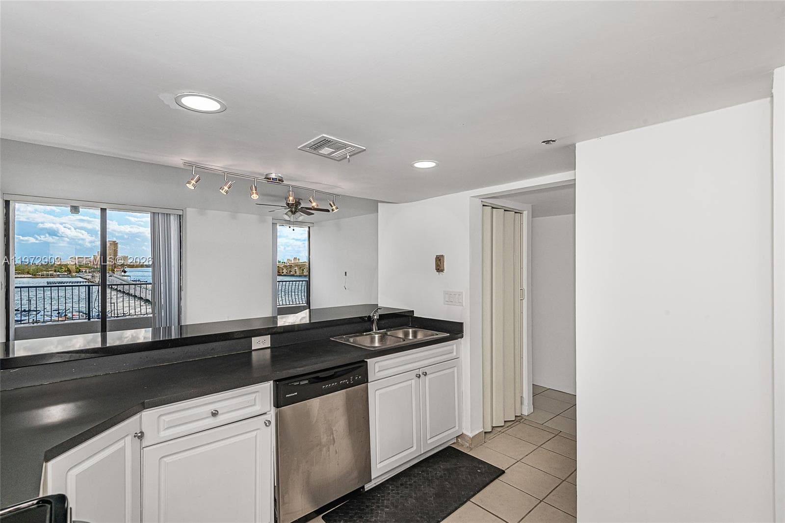 555 NE 15th St # 603, Miami FL 33132 — 12