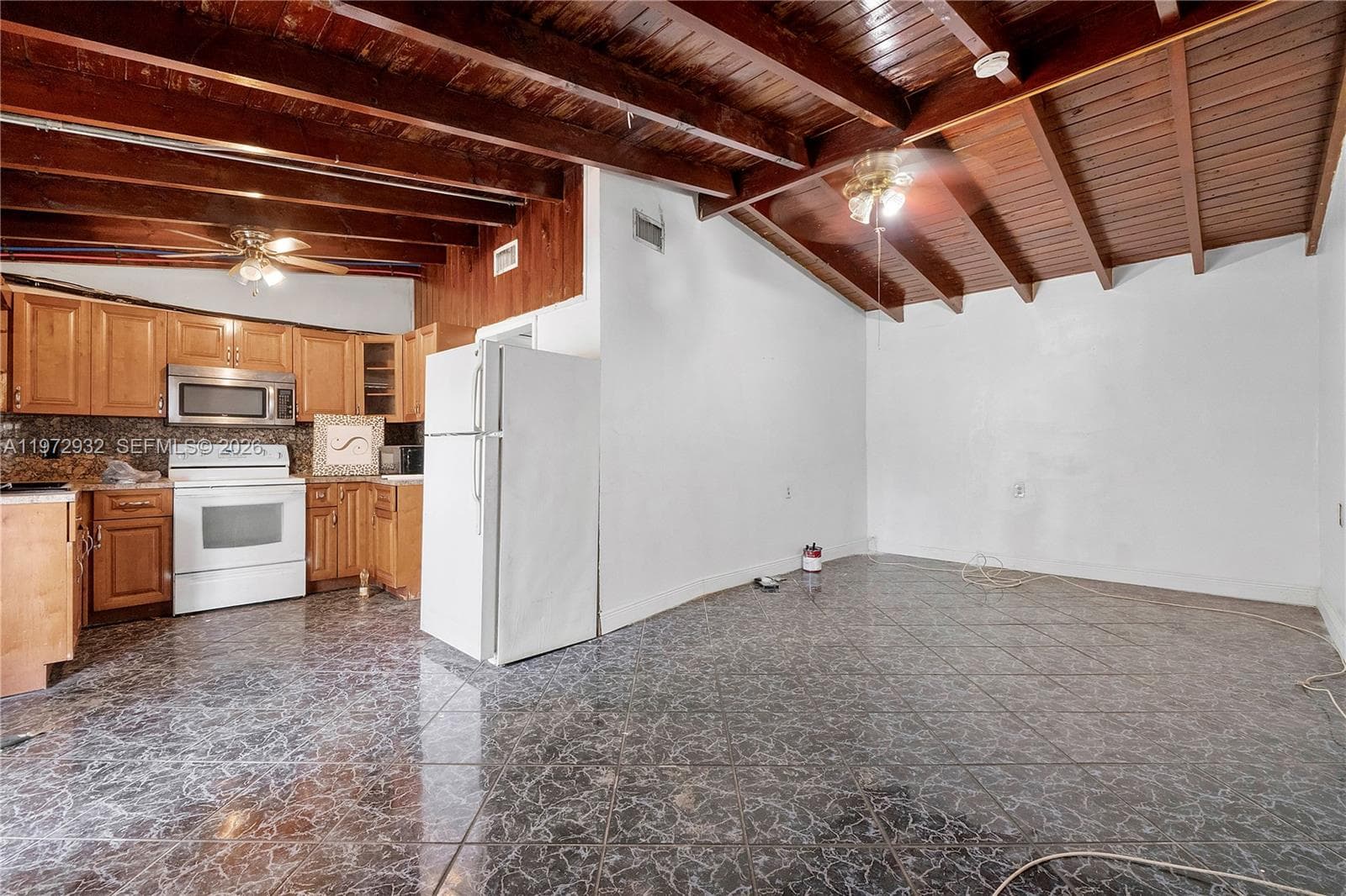 1563 NE 148th St, Miami FL 33161 — 7