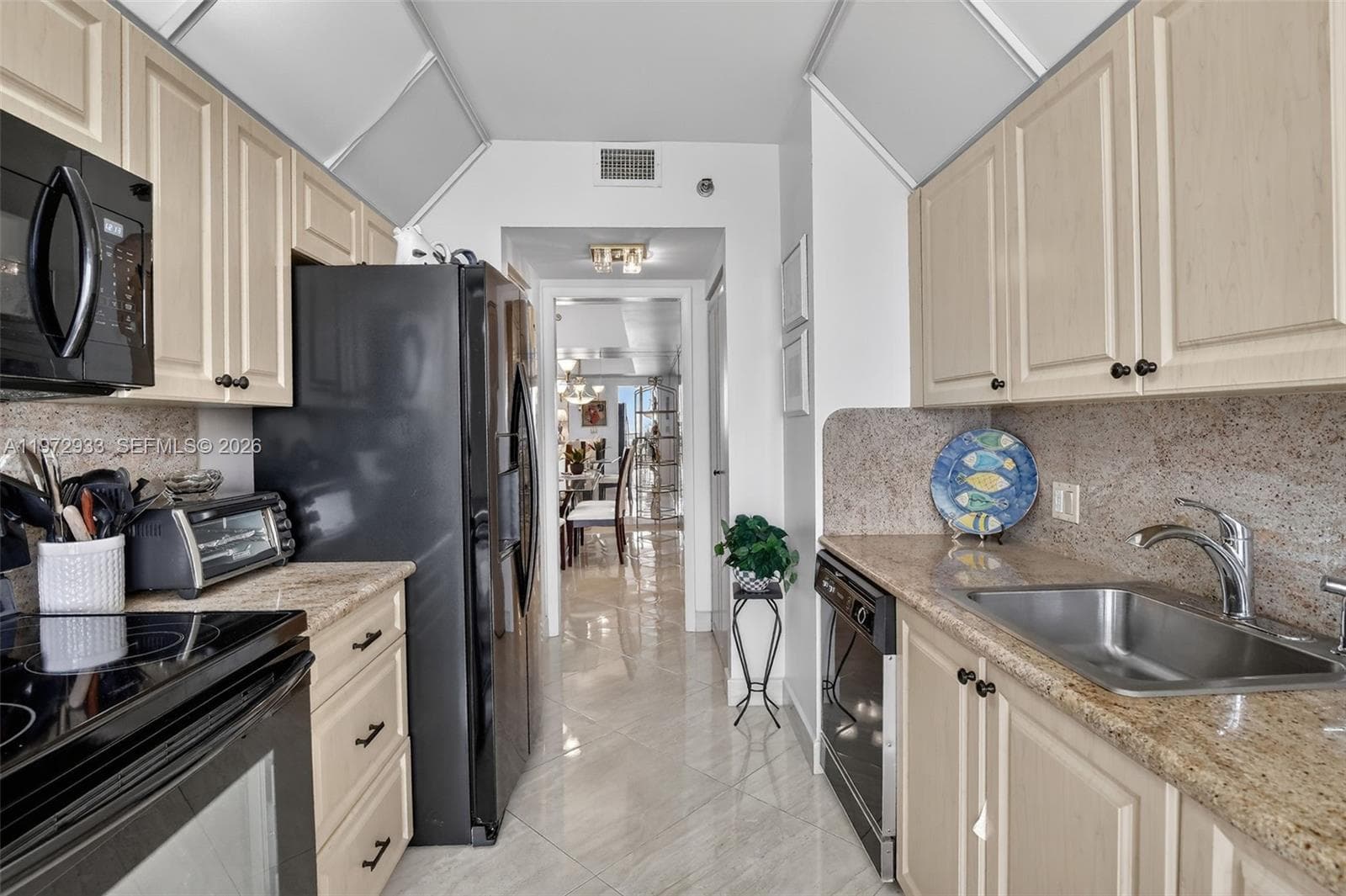 20281 E Country Club Dr # 2403, Aventura FL 33180 — 15