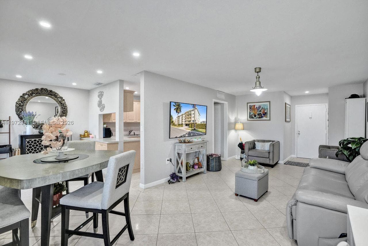 3665 NE 167th St # 208, North Miami Beach FL 33160 — 6