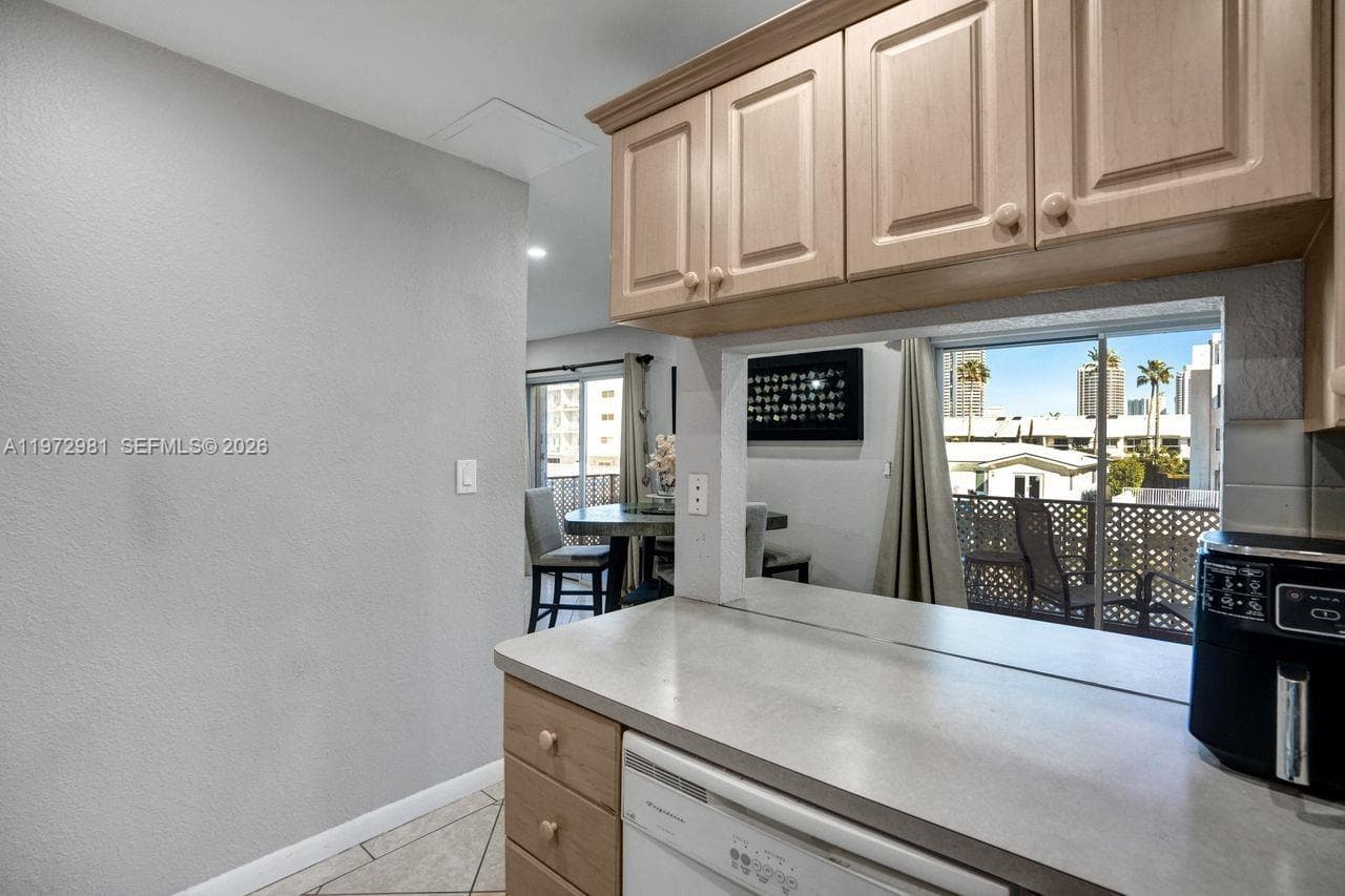 3665 NE 167th St # 208, North Miami Beach FL 33160 — 13
