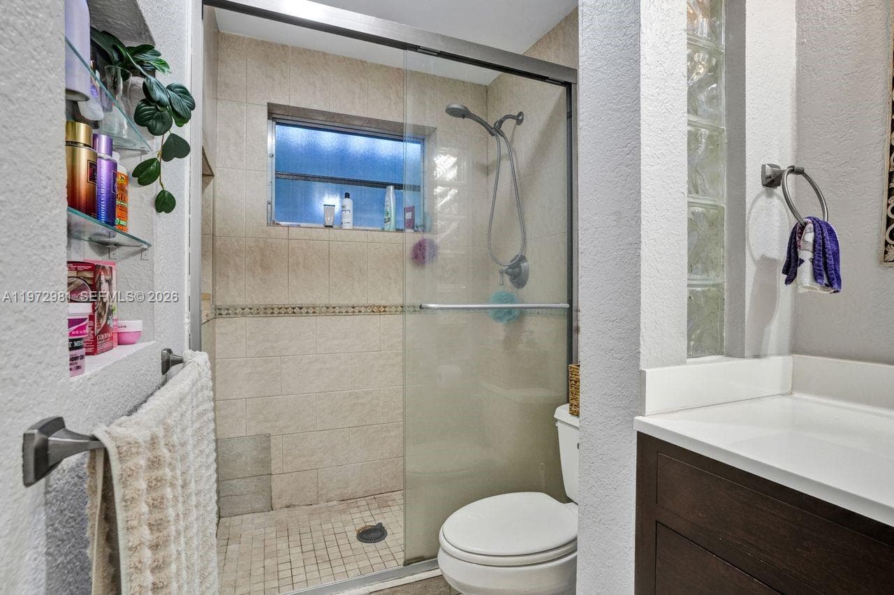 3665 NE 167th St # 208, North Miami Beach FL 33160 — 26