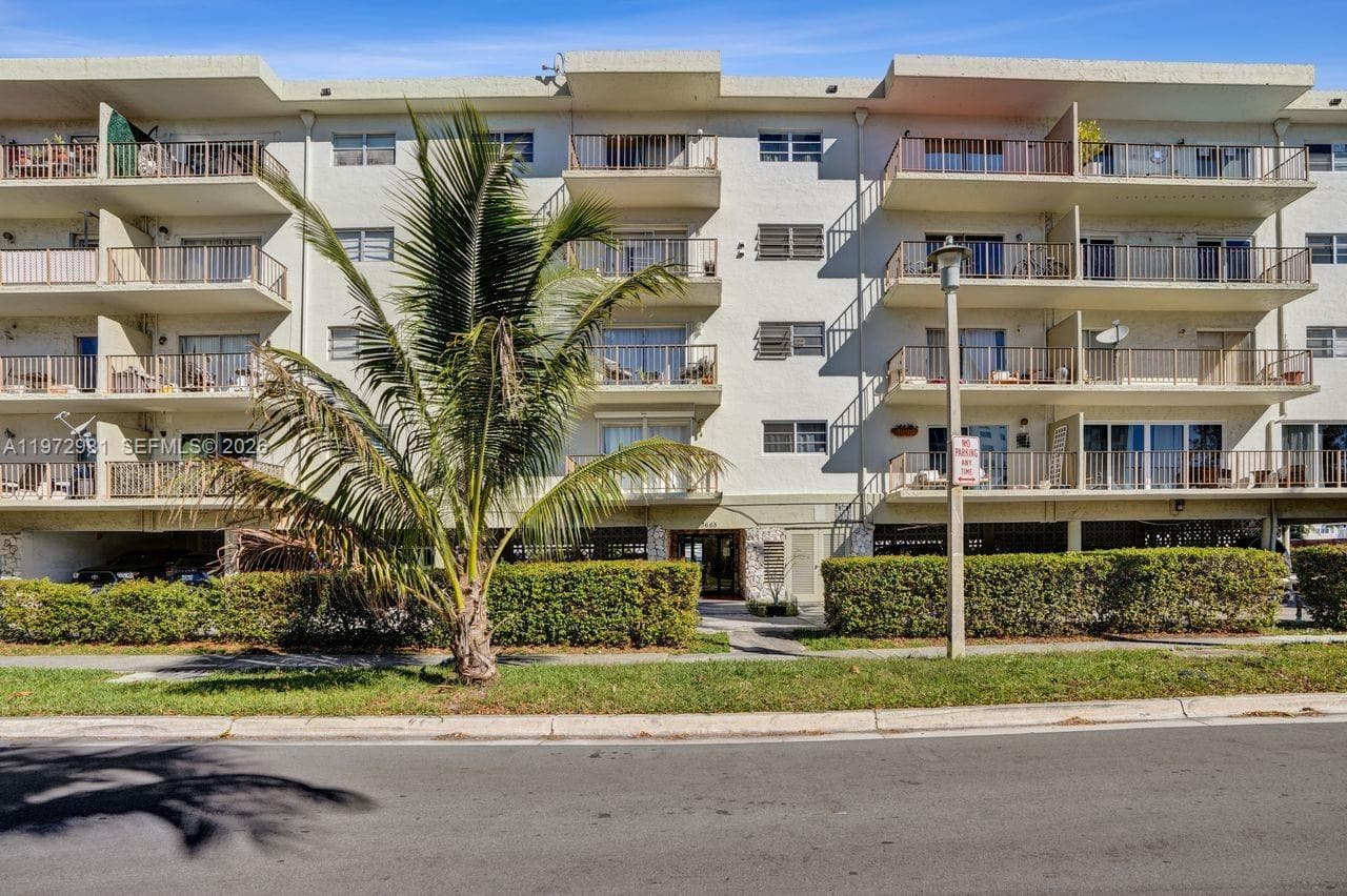 3665 NE 167th St # 208, North Miami Beach FL 33160 — 32