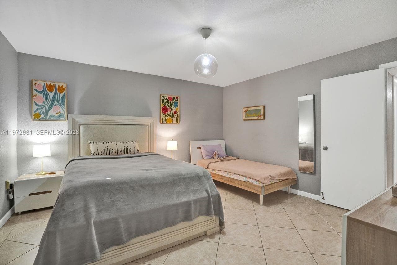 3665 NE 167th St # 208, North Miami Beach FL 33160 — 19