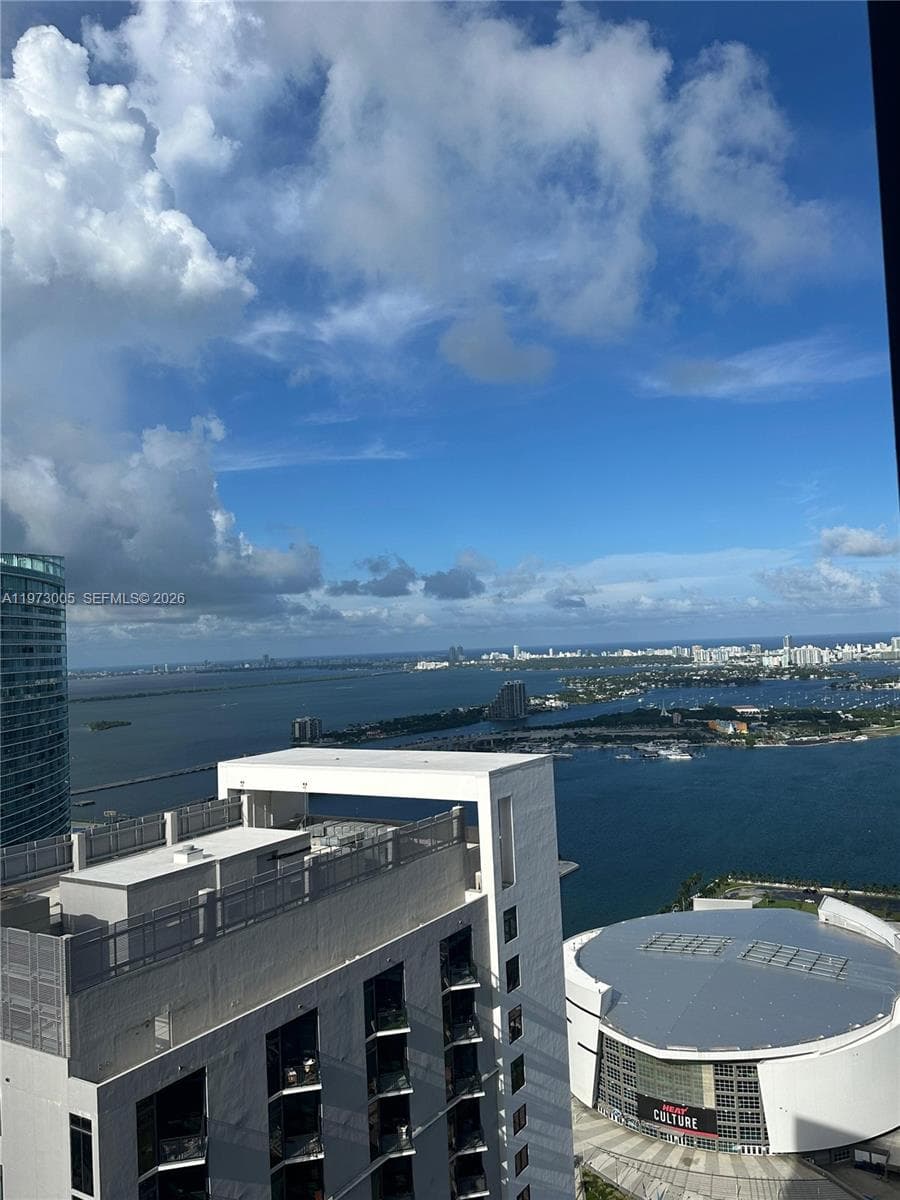 159 NE 6th St # 4811, Miami FL 33132 — 38