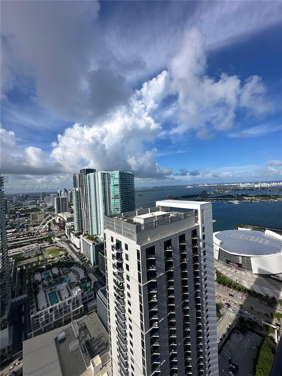 159 NE 6th St # 4811, Miami FL 33132 — 37