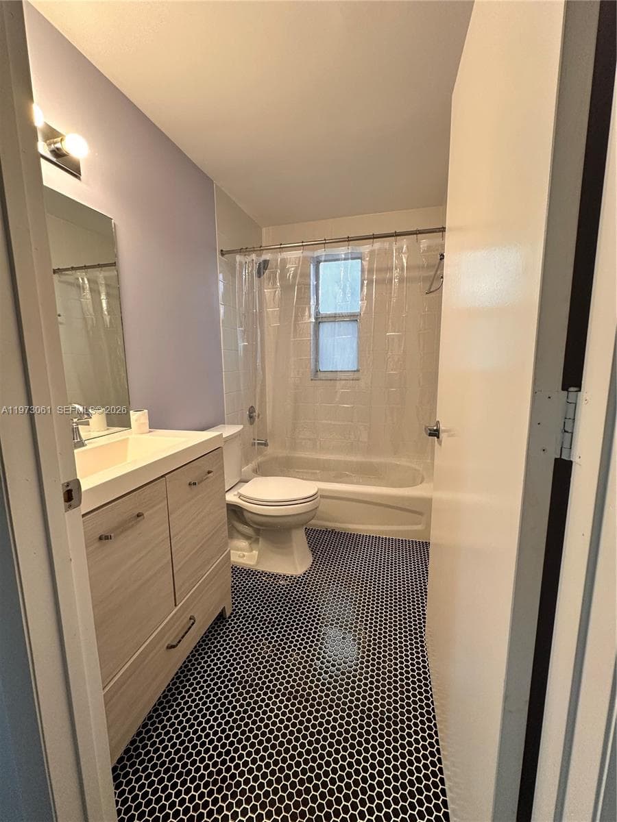 1542 Drexel Ave # 107, Miami Beach FL 33139 — 19