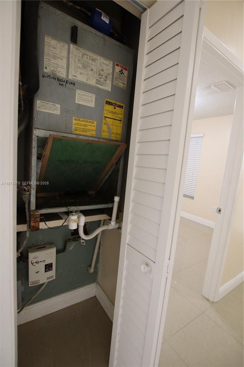 690 W Park Dr # 204, Miami FL 33172 — 62