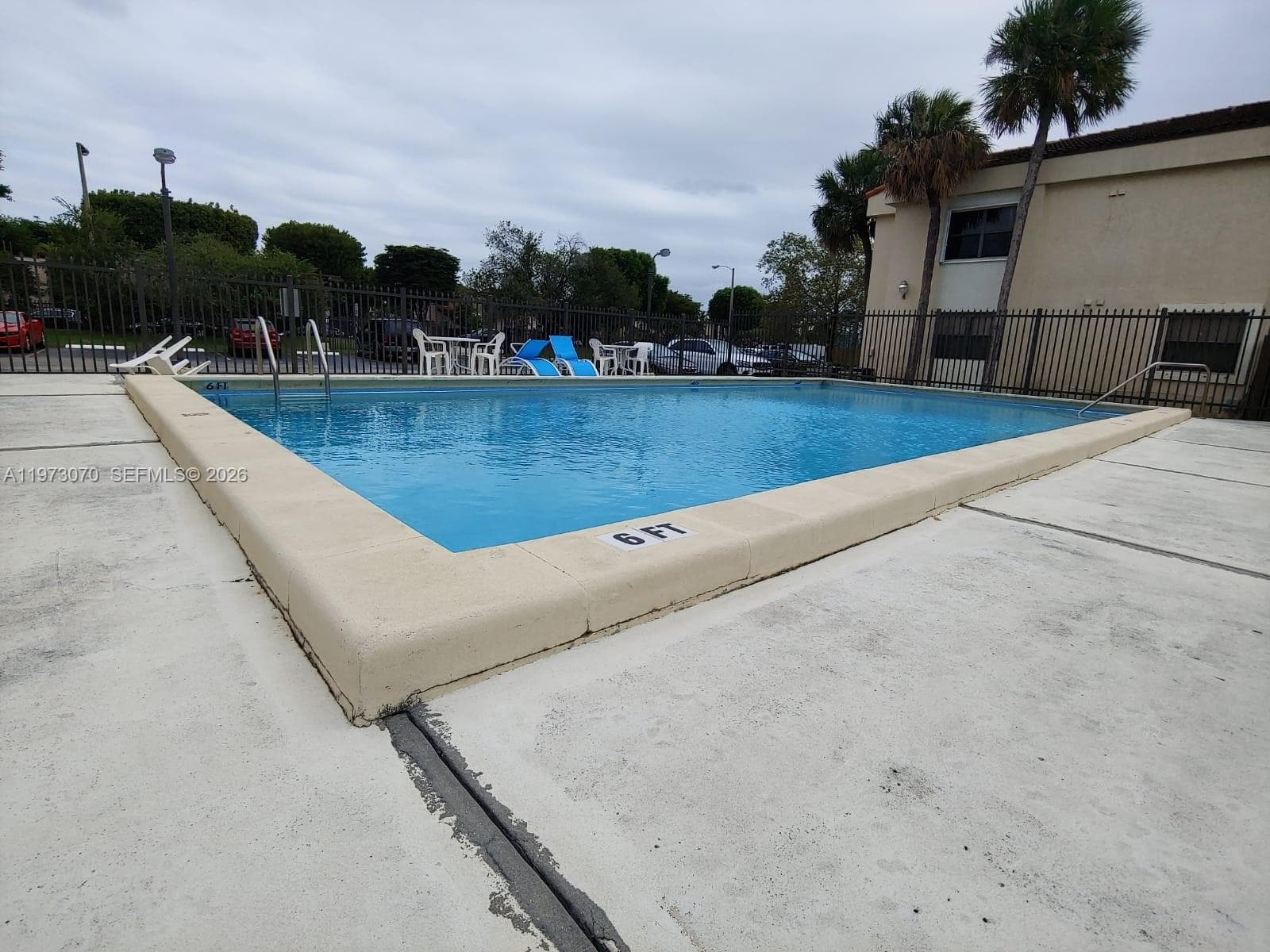 690 W Park Dr # 204, Miami FL 33172 — 56