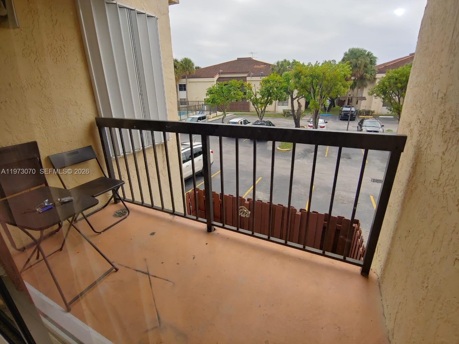 690 W Park Dr # 204, Miami FL 33172 — 47