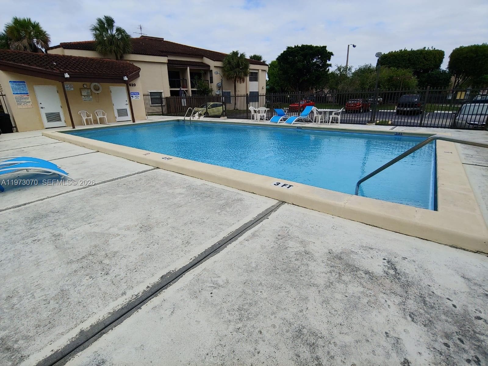 690 W Park Dr # 204, Miami FL 33172 — 57