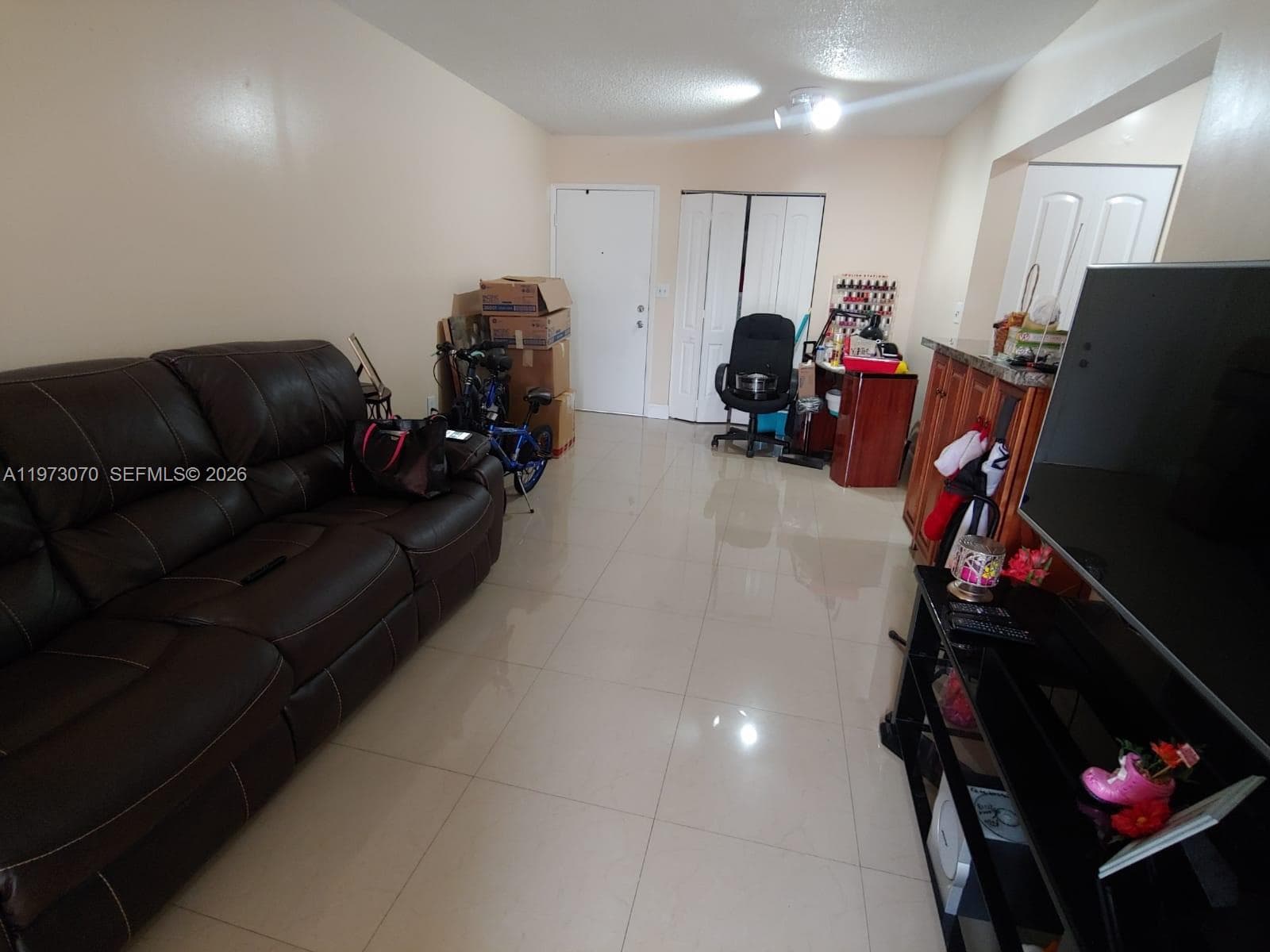 690 W Park Dr # 204, Miami FL 33172 — 22
