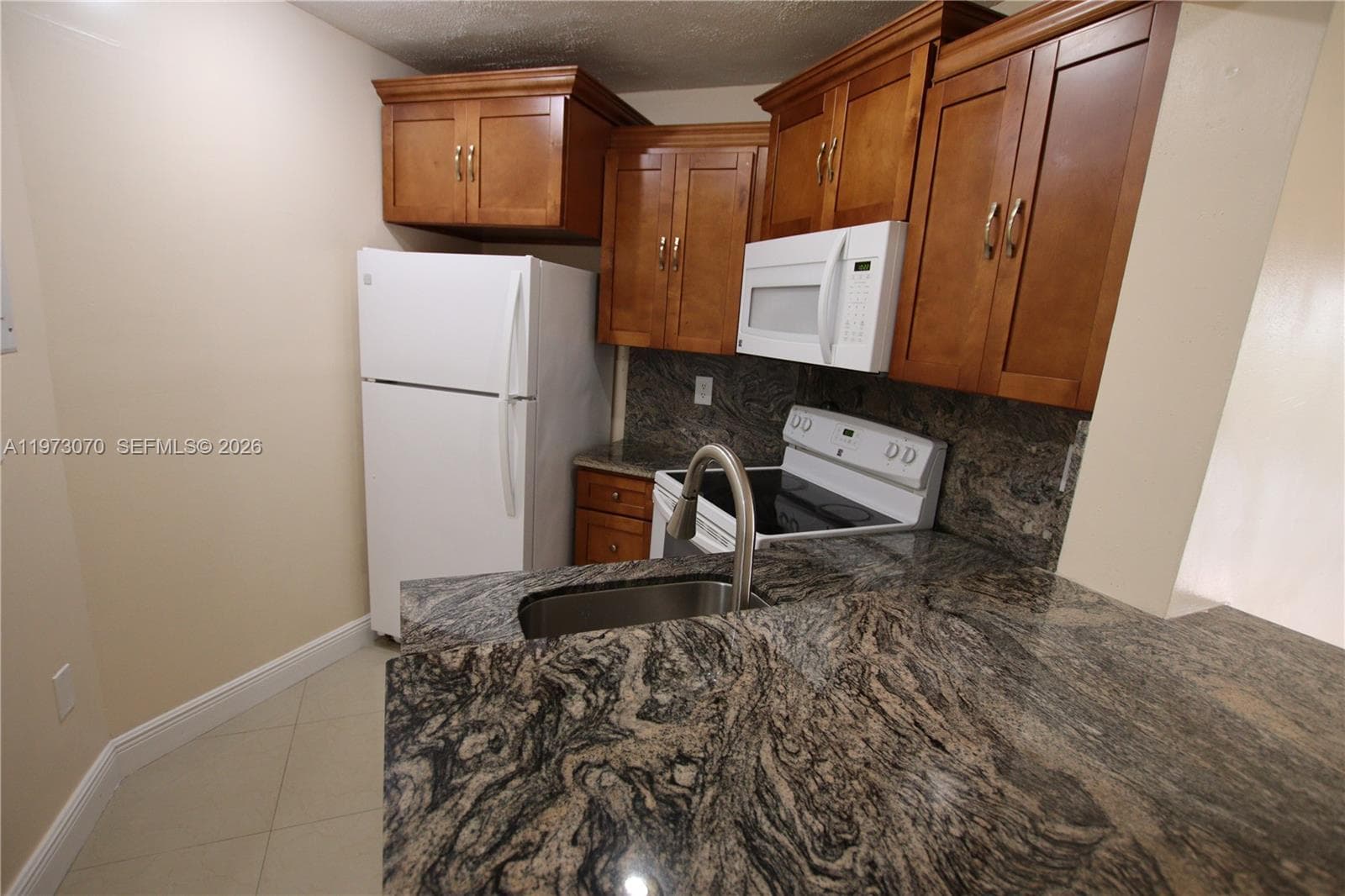 690 W Park Dr # 204, Miami FL 33172 — 7