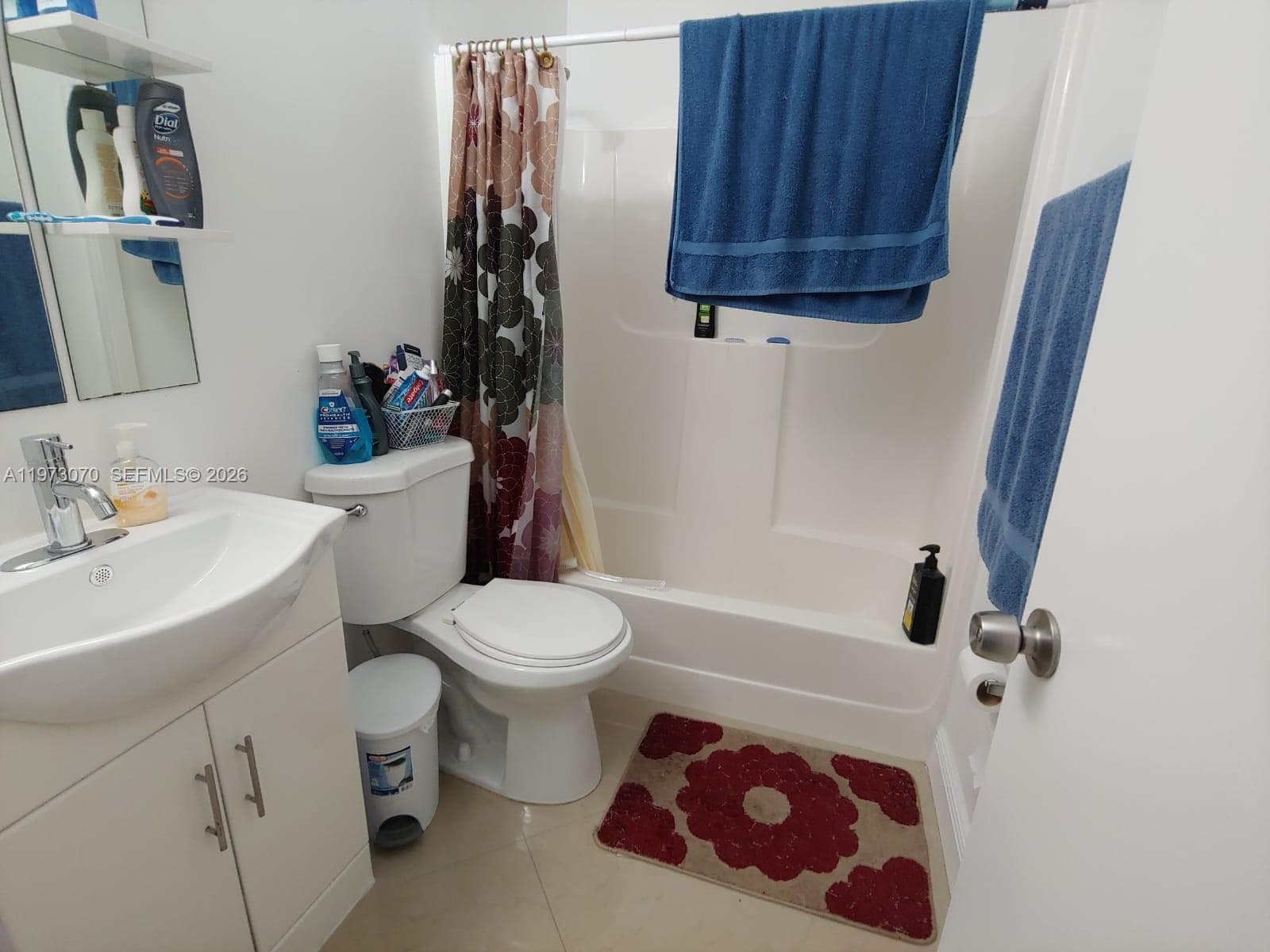 690 W Park Dr # 204, Miami FL 33172 — 32