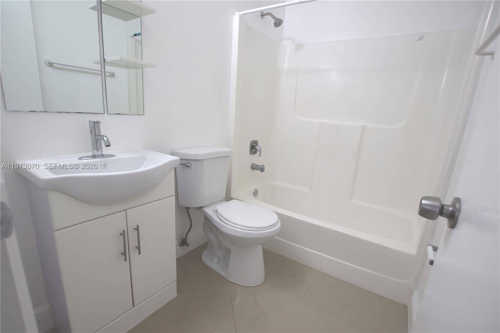 690 W Park Dr # 204, Miami FL 33172 — 33