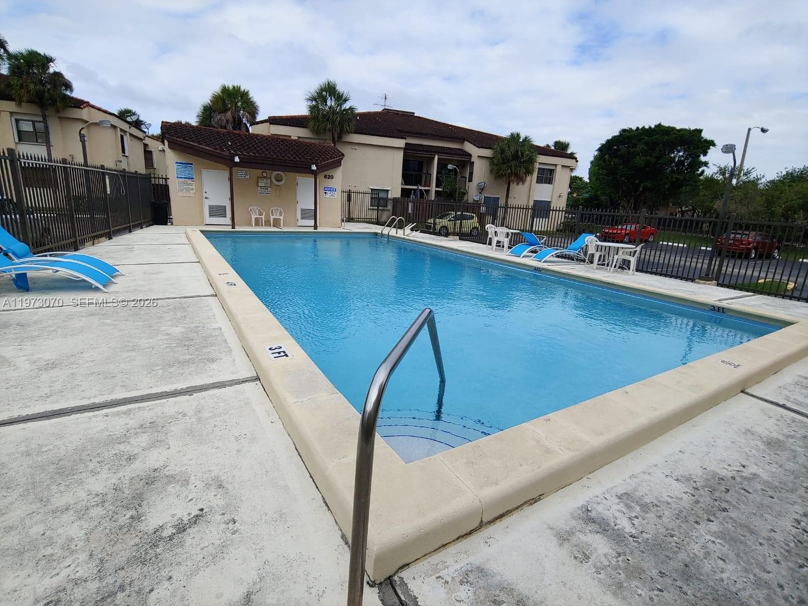 690 W Park Dr # 204, Miami FL 33172 — 58