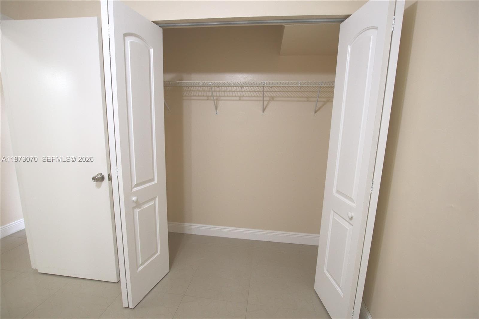 690 W Park Dr # 204, Miami FL 33172 — 37