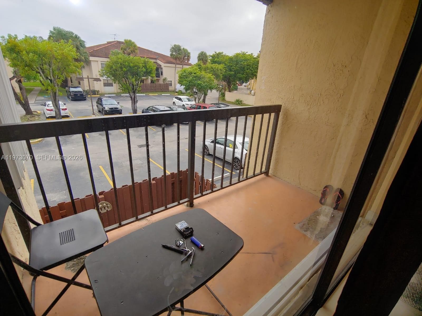 690 W Park Dr # 204, Miami FL 33172 — 48