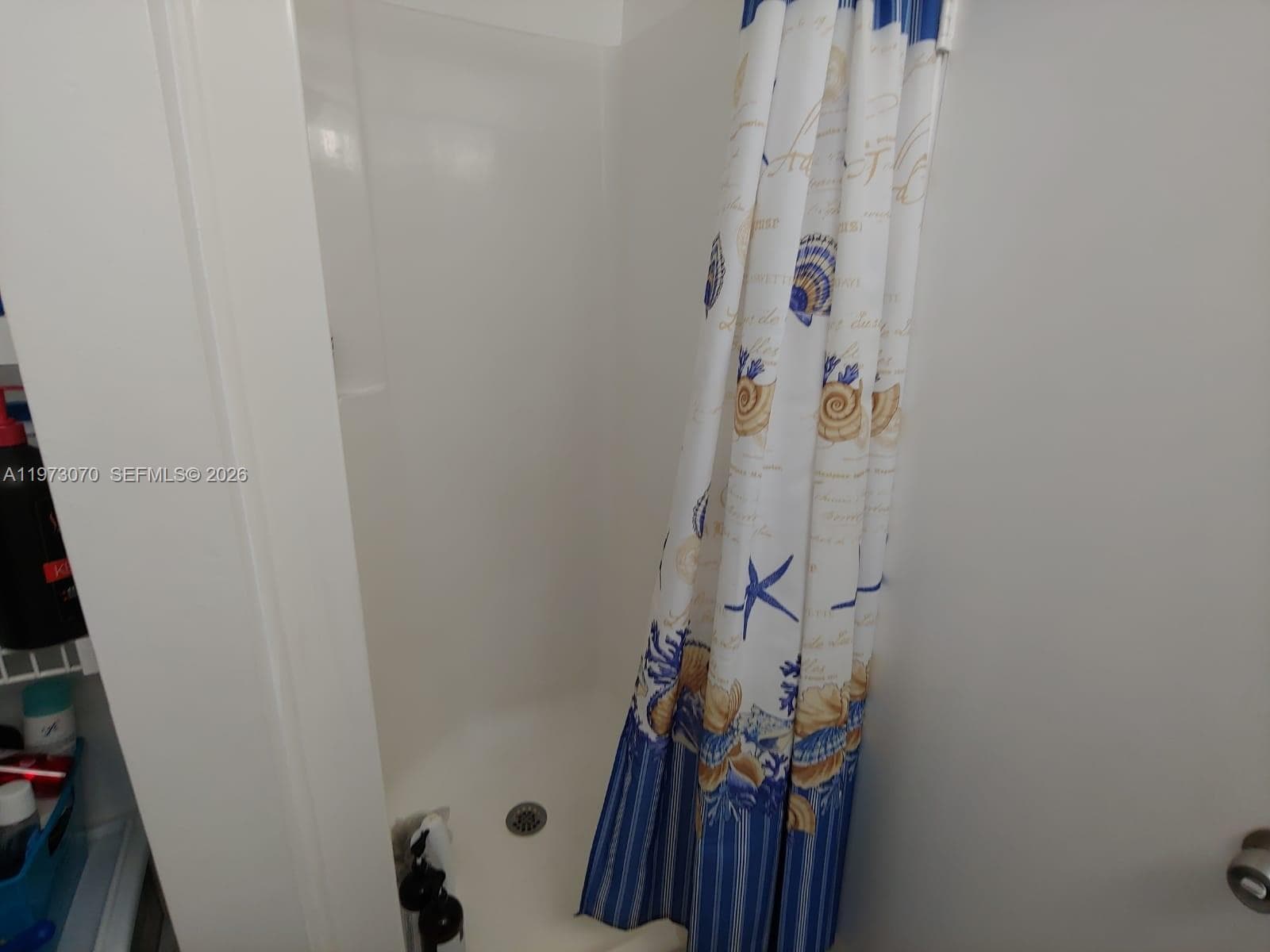 690 W Park Dr # 204, Miami FL 33172 — 44