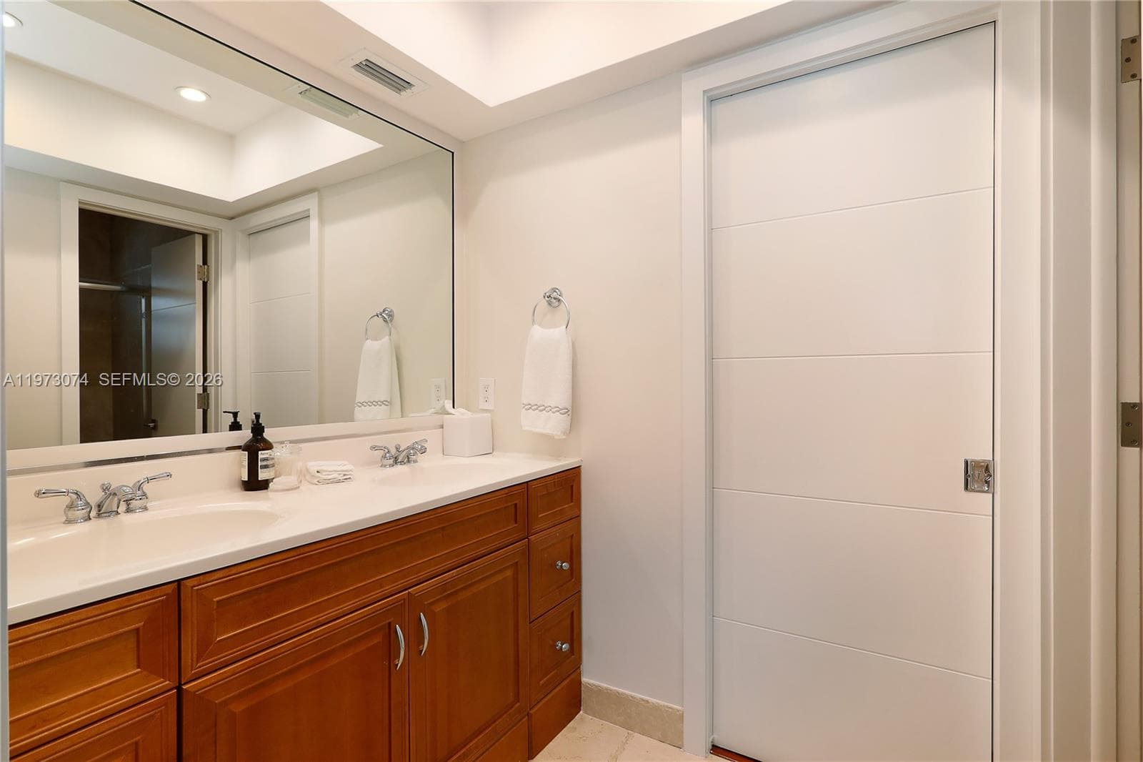 7322 Vistalmar St, Coral Gables FL 33143 — 25
