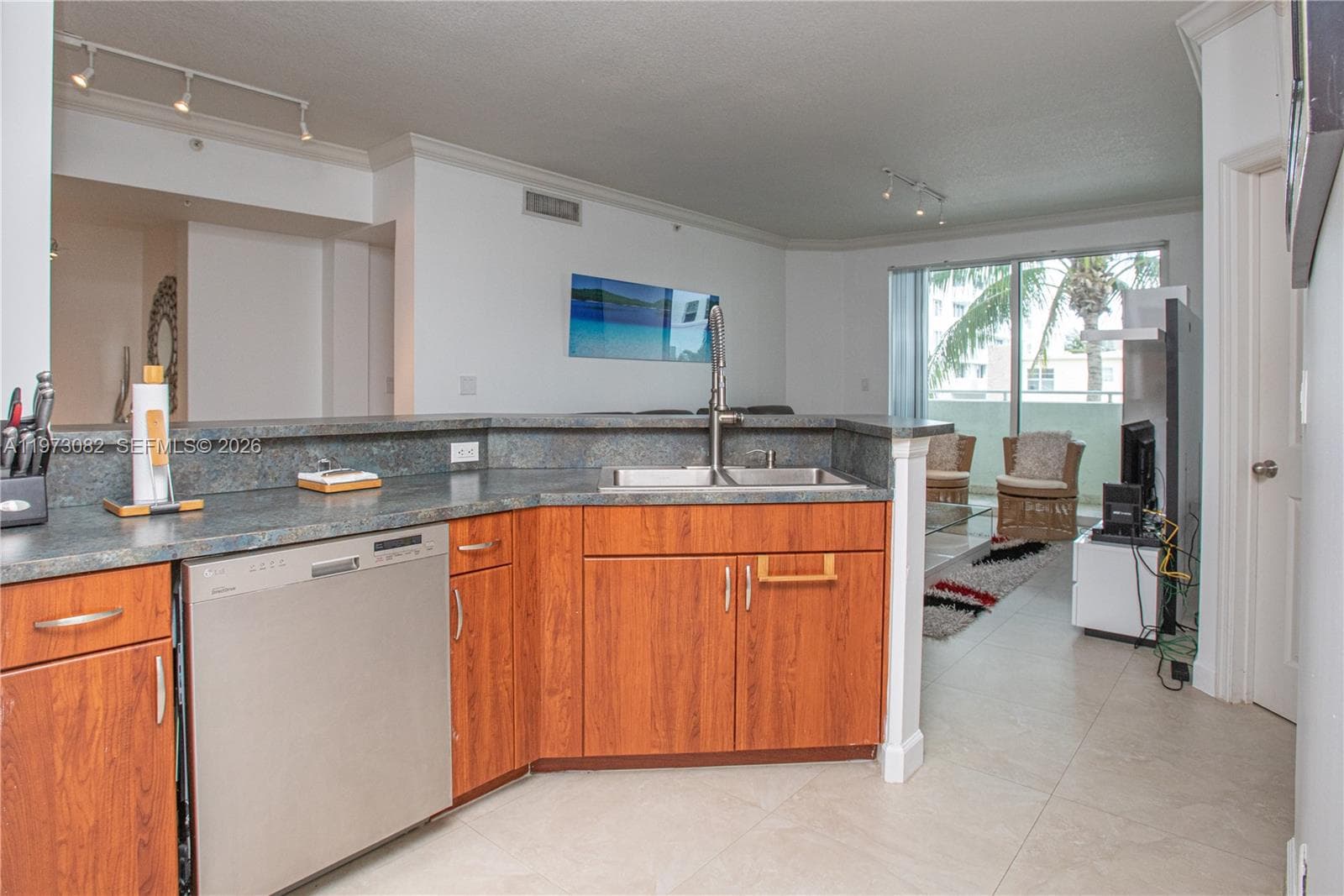 9172 NE Collins Ave # 312, Surfside FL 33154 — 18
