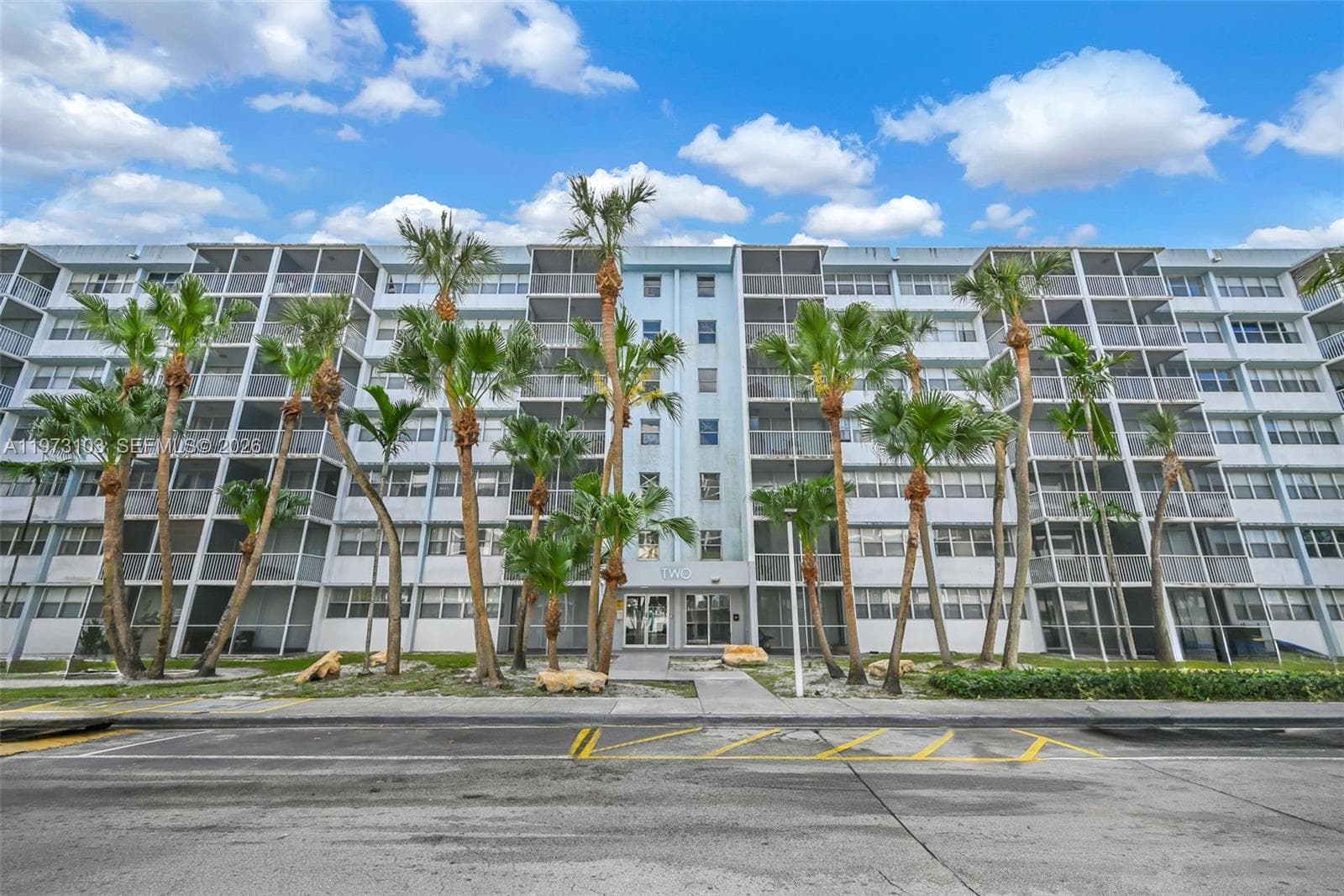 700 NW 214th St # 321, Miami Gardens FL 33169 — 1
