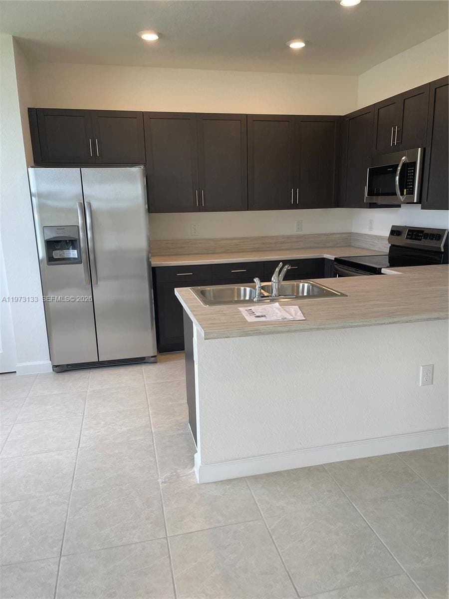 20564 NE 5th Pl, Miami FL 33179 — 17