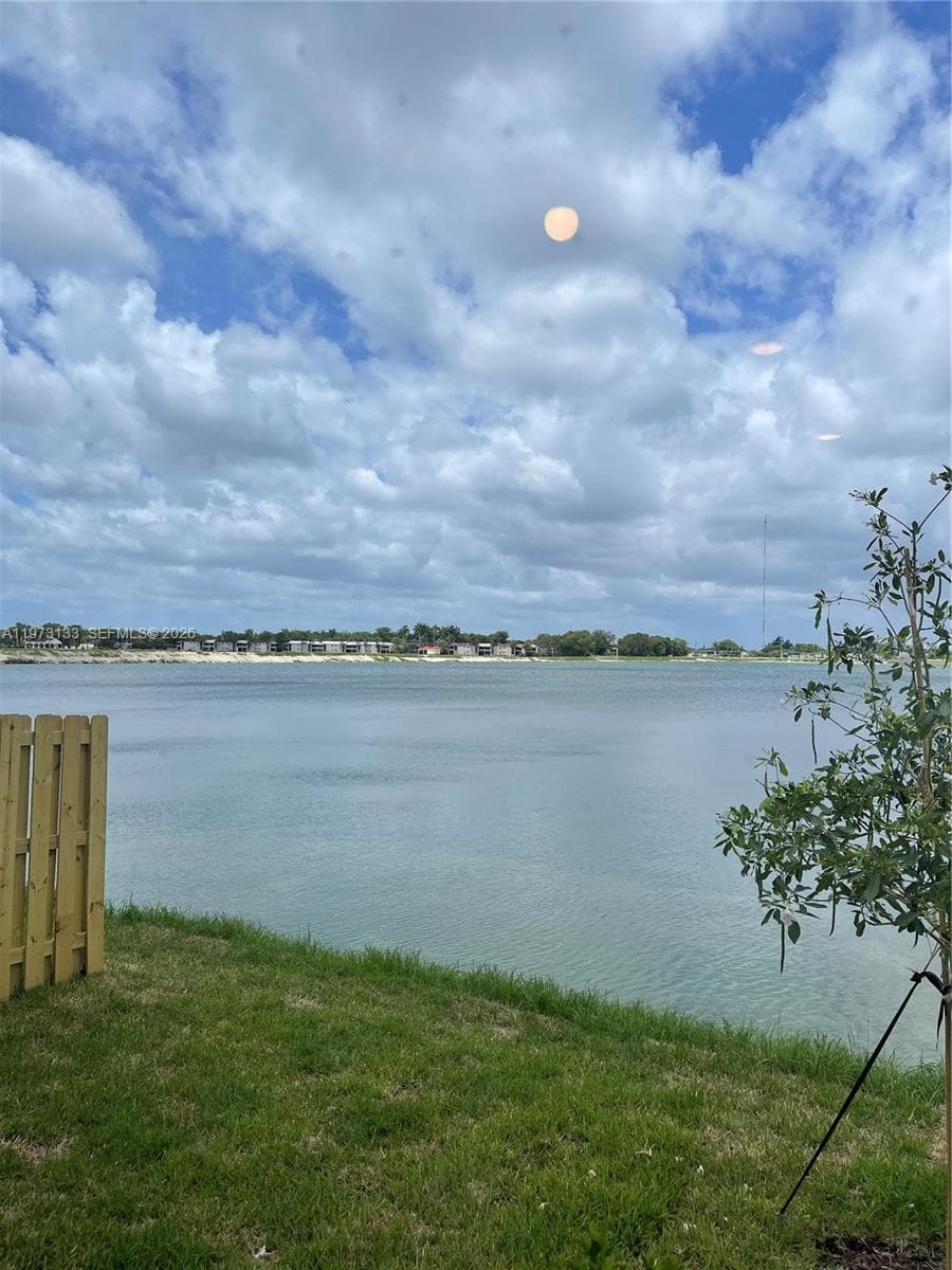 20564 NE 5th Pl, Miami FL 33179 — 3