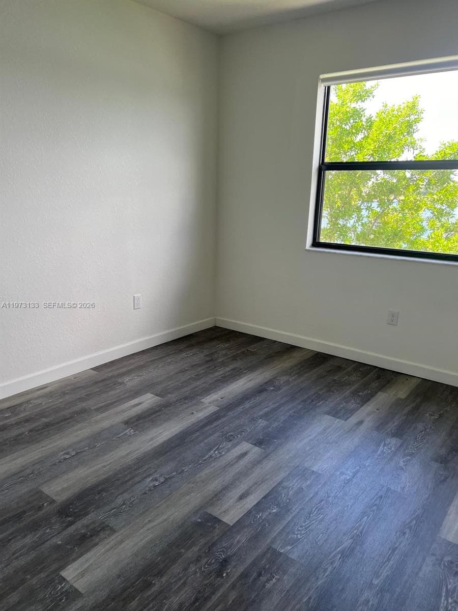 20564 NE 5th Pl, Miami FL 33179 — 18