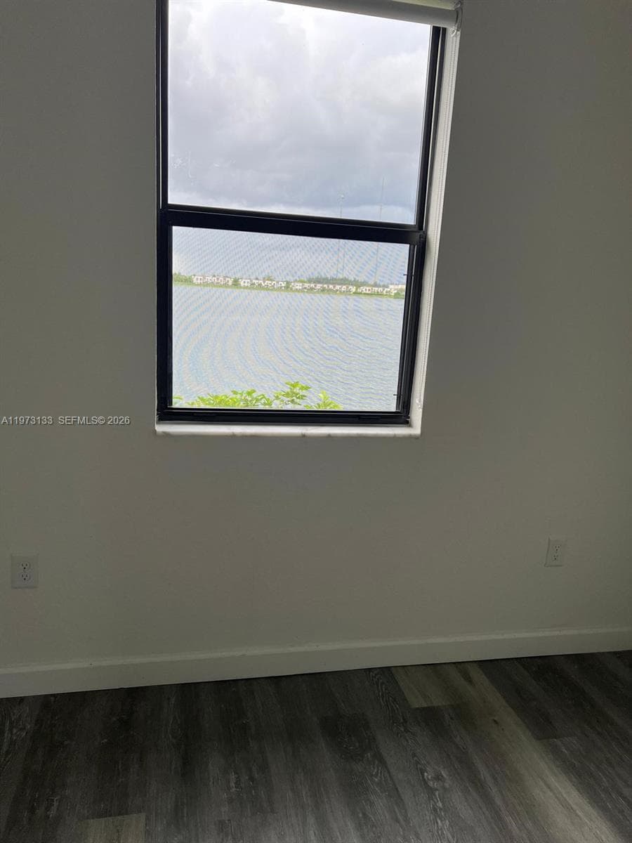 20564 NE 5th Pl, Miami FL 33179 — 35