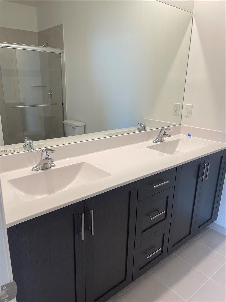 20564 NE 5th Pl, Miami FL 33179 — 4