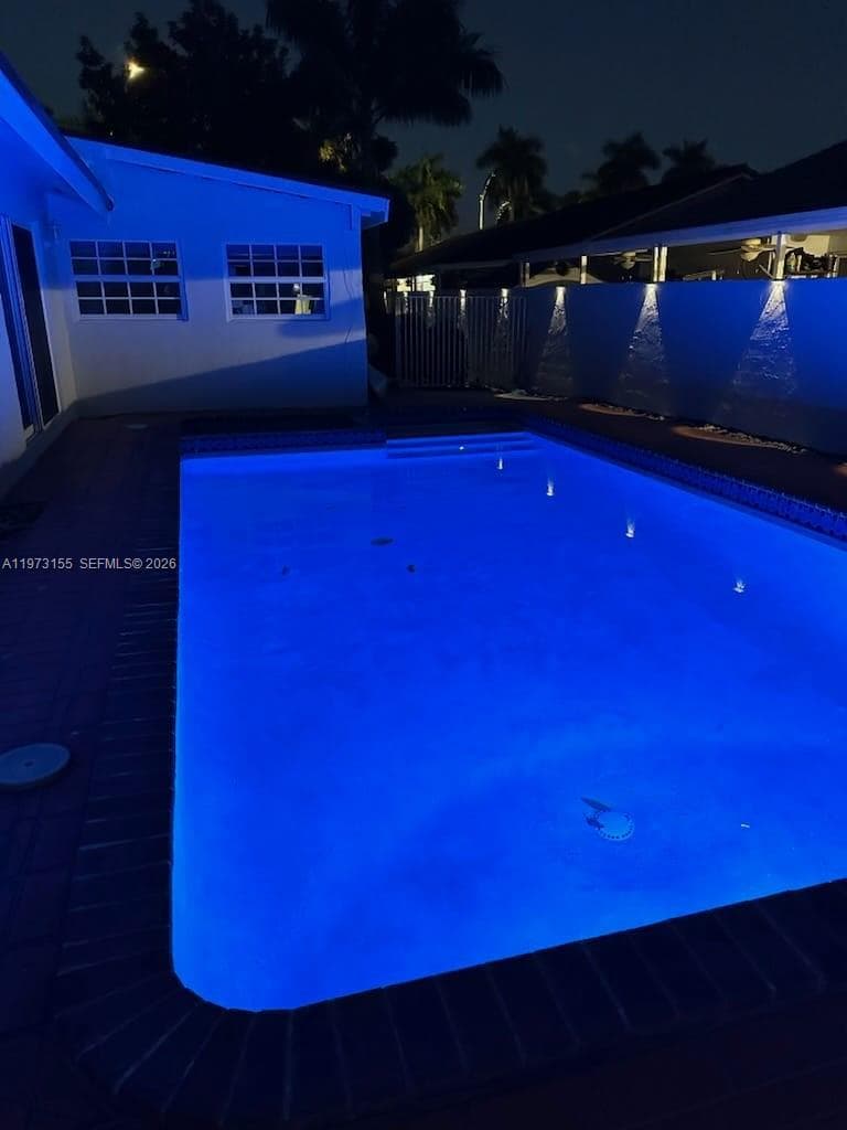 13710 SW 18th Ter, Miami FL 33175 — 40