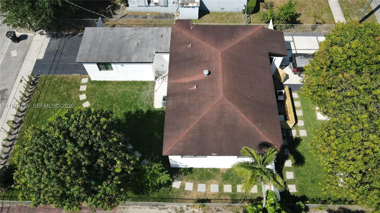 150 NE 169th Ter, North Miami Beach FL 33162 — 53