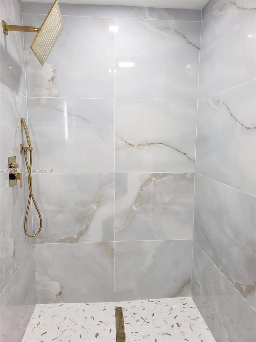 150 NE 169th Ter, North Miami Beach FL 33162 — 34