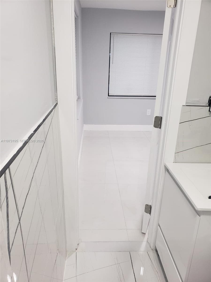 150 NE 169th Ter, North Miami Beach FL 33162 — 44