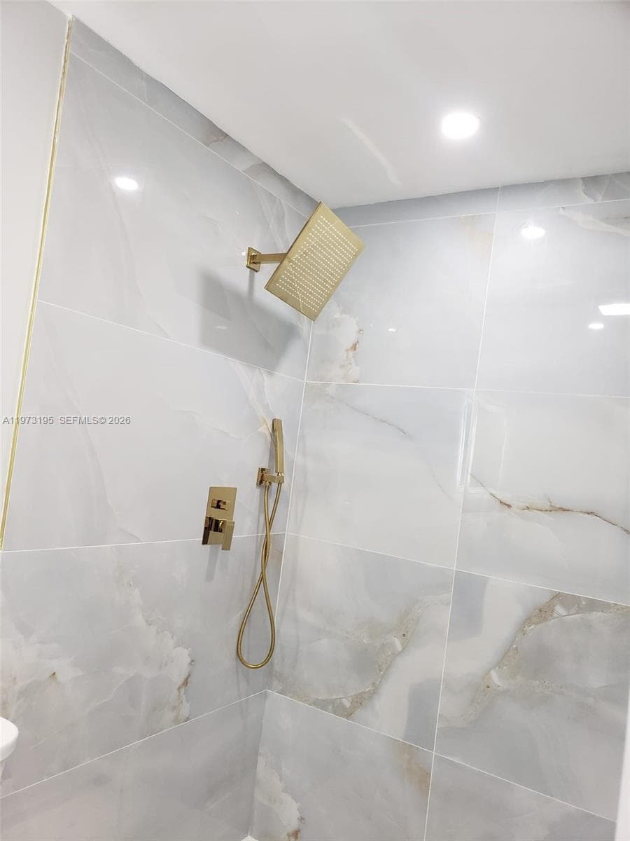150 NE 169th Ter, North Miami Beach FL 33162 — 35