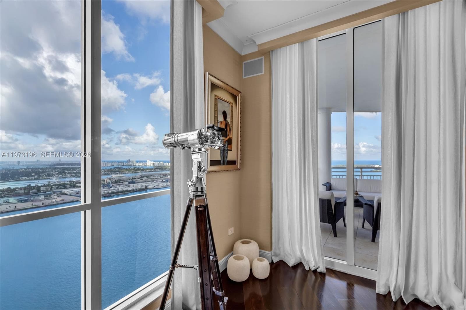 848 Brickell Key Dr, Miami FL 33131 — 17