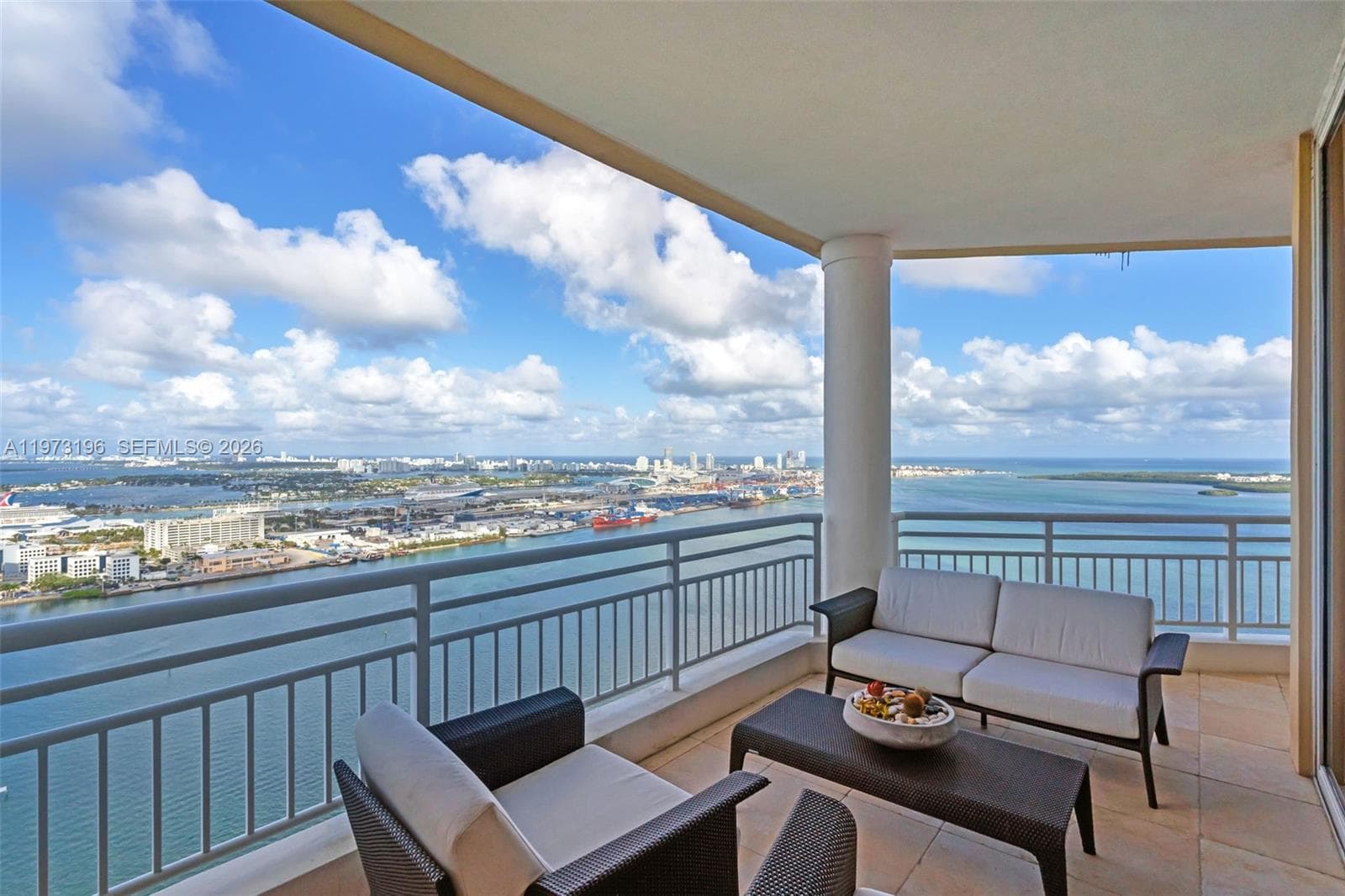 848 Brickell Key Dr, Miami FL 33131 — 33